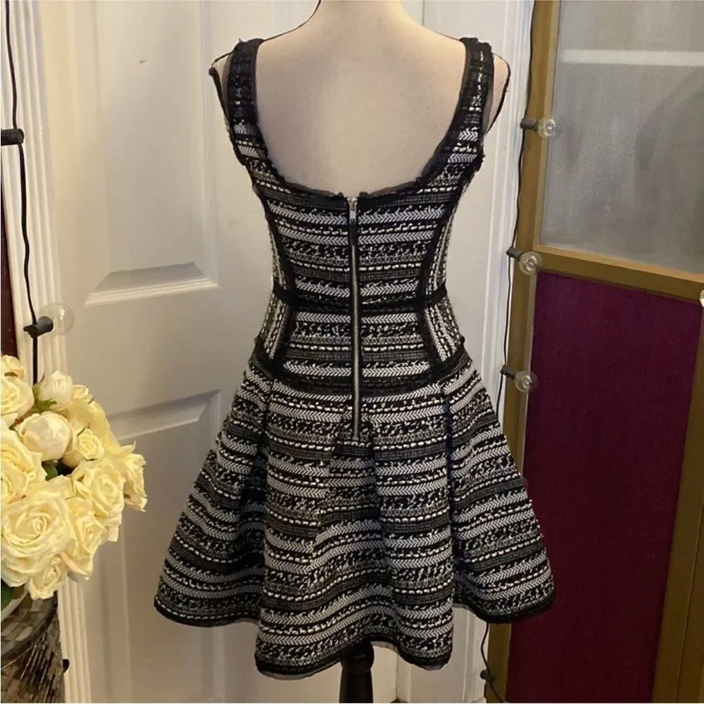 Milly Elegant Black and White Patterned Dress, US4 - Picture 8 of 12